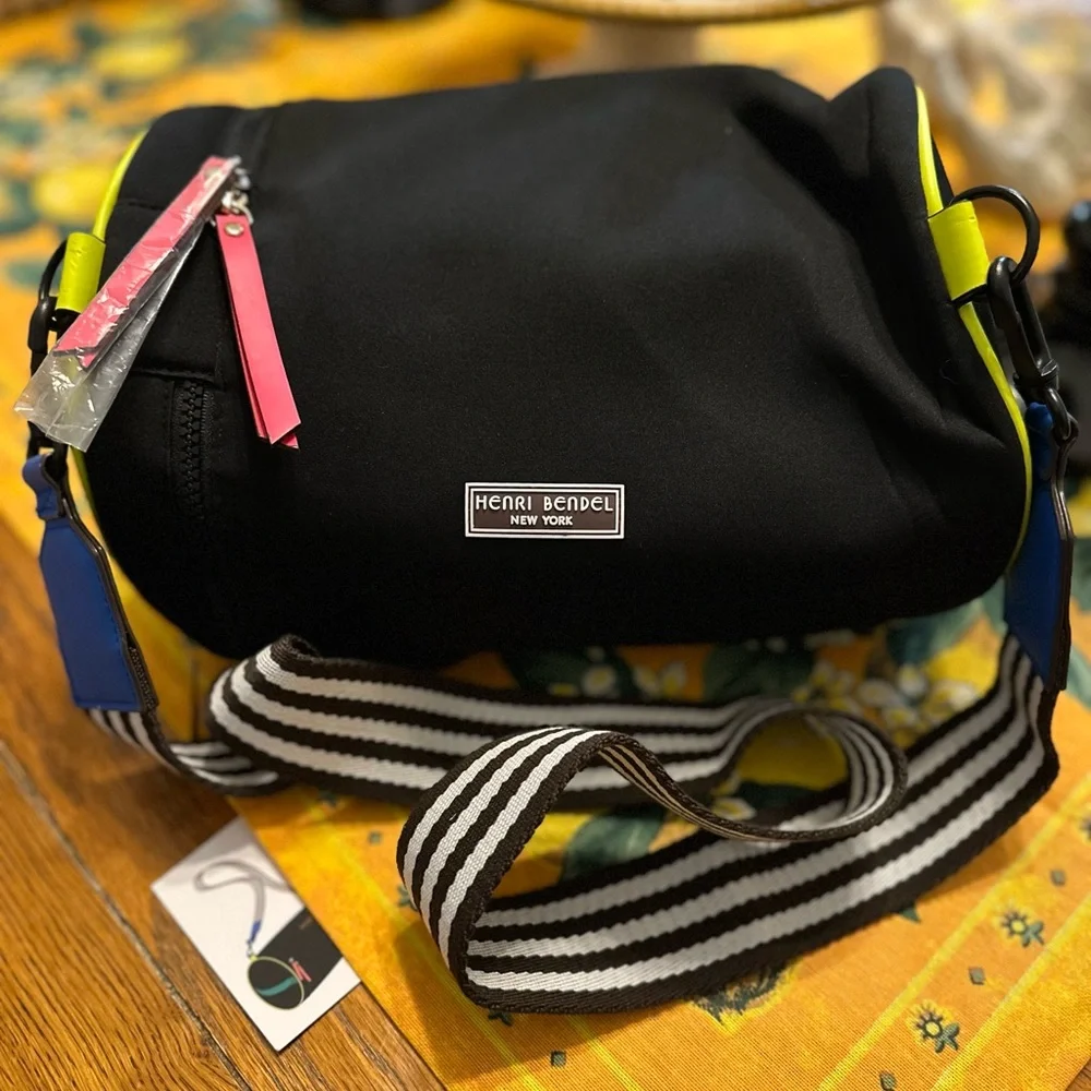 NWT HENRI BENDEL NEOPRENE CIRCULAR CROSSBODY COOLER NEON / BLACK BEACH FESTIVAL - Picture 7 of 12